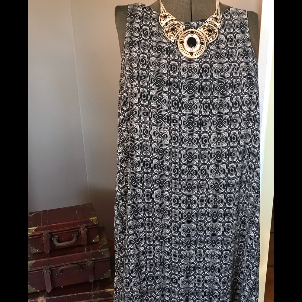 sleeveless lined dress